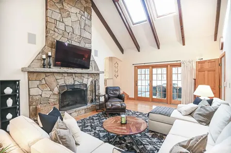 3 Jefferson Drive Londonderry NH 03053