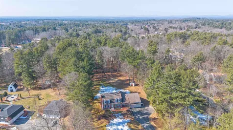 3 Jefferson Drive Londonderry NH 03053