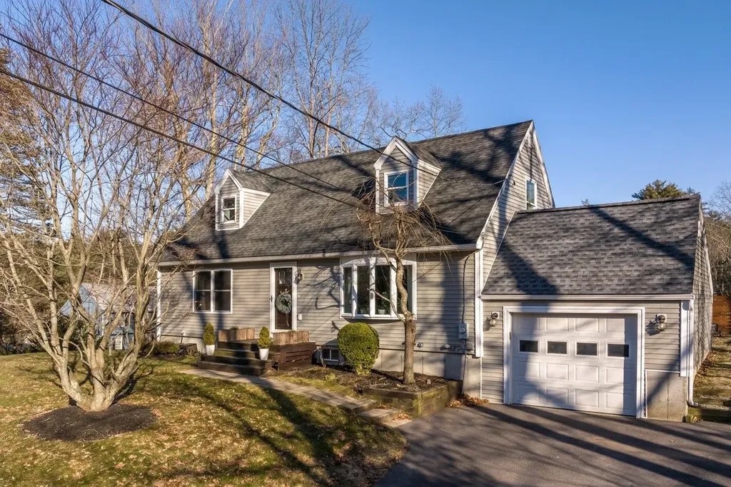 4 Huckins Drive Newmarket NH 03857