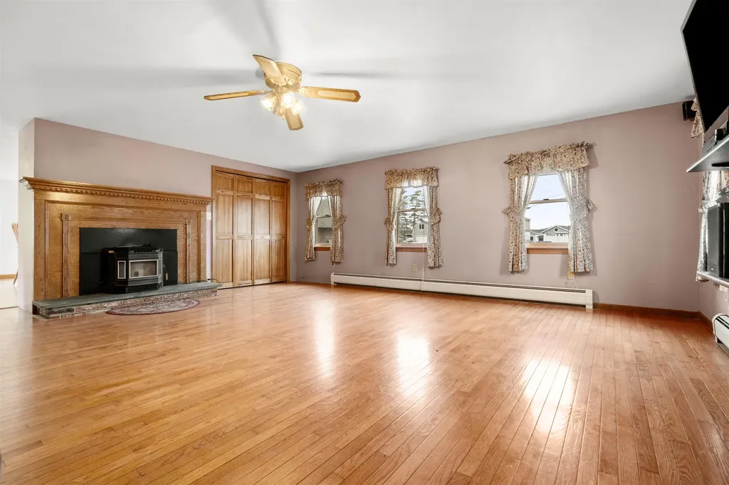 15 Marcoux Road Newton NH 03858