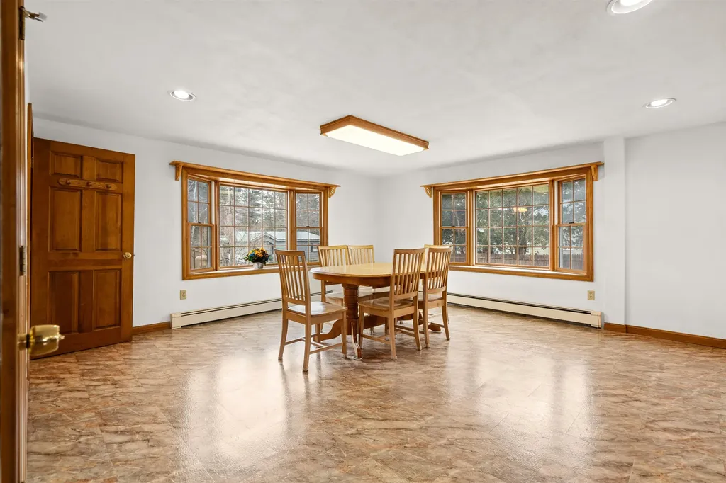 15 Marcoux Road Newton NH 03858
