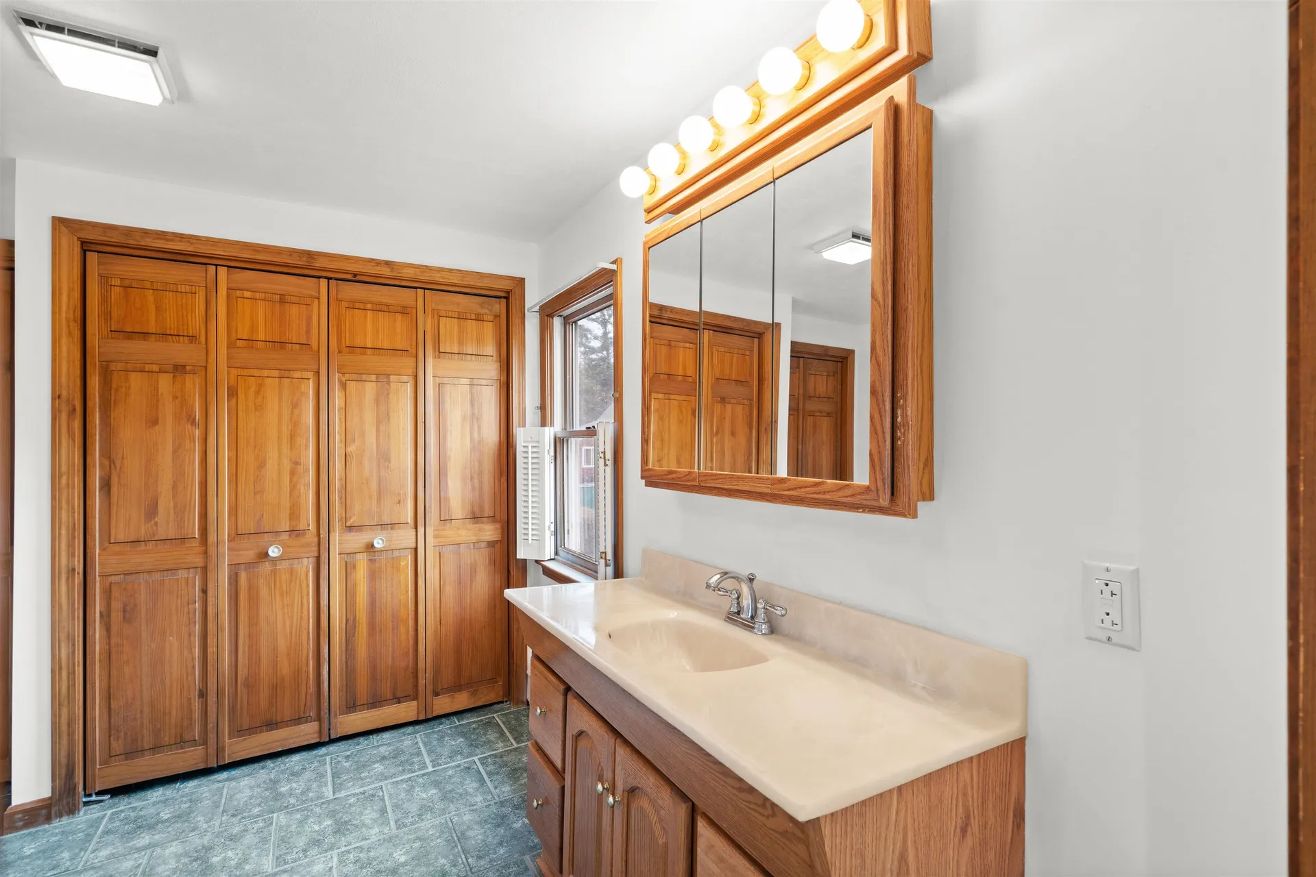 15 Marcoux Road Newton NH 03858