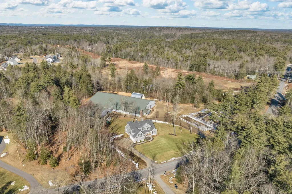 203 Kingston Road Danville NH 03819