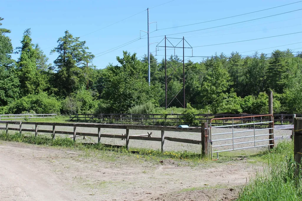 203 Kingston Road Danville NH 03819