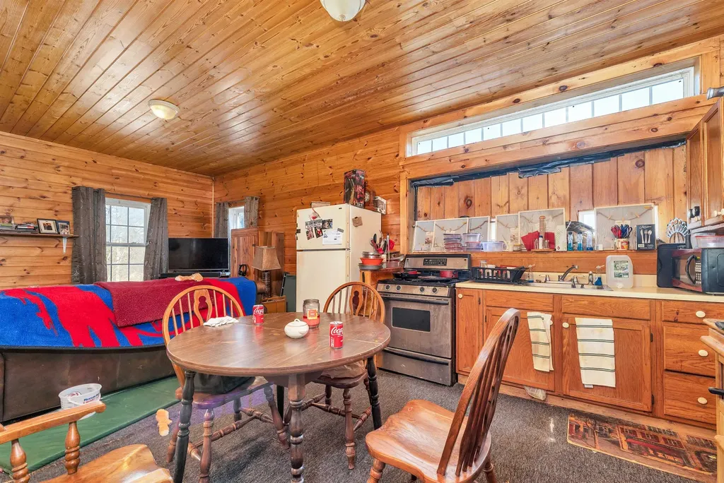 203 Kingston Road Danville NH 03819