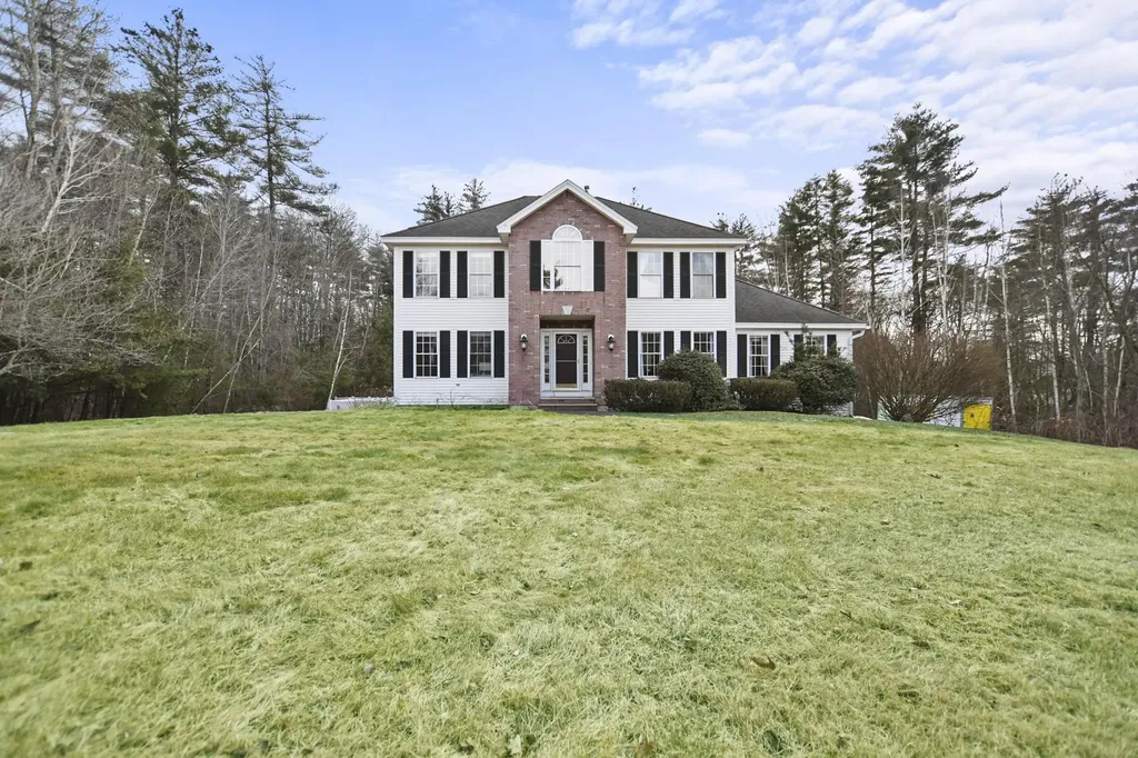 13 Greenhaven Road Salem NH 03079