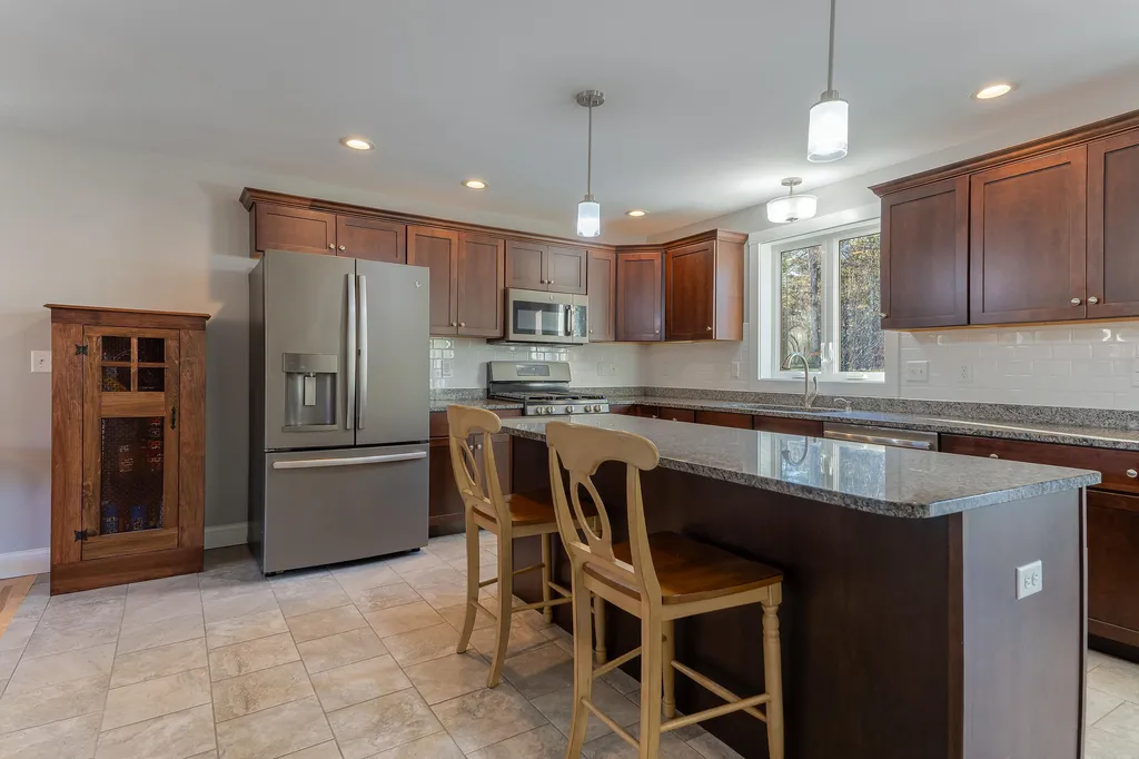 203 Breezy Way Barrington NH 03825