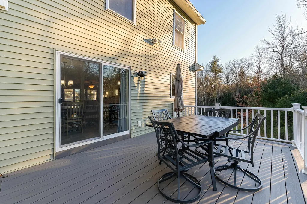 203 Breezy Way Barrington NH 03825