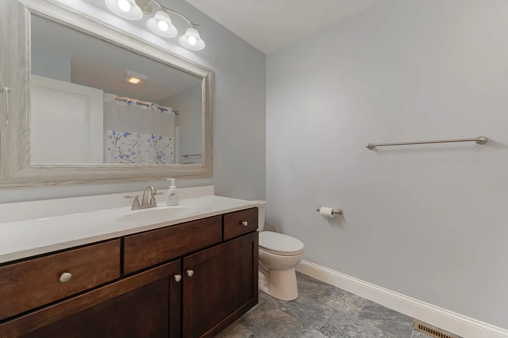 203 Breezy Way Barrington NH 03825