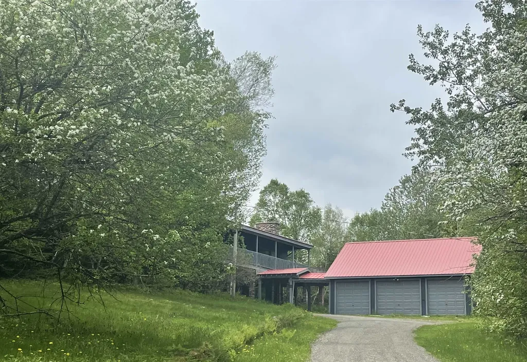 290 Titus Hill Road, Colebrook NH Real Estate Listing MLS 4981390