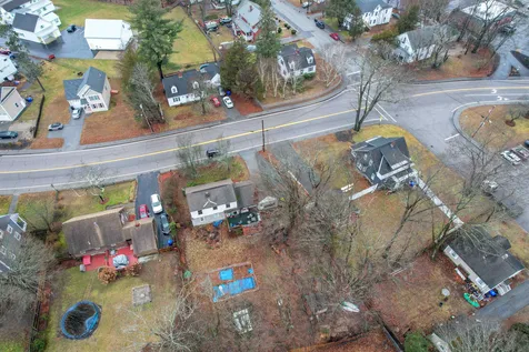 13 Chase Street Hudson NH 03051