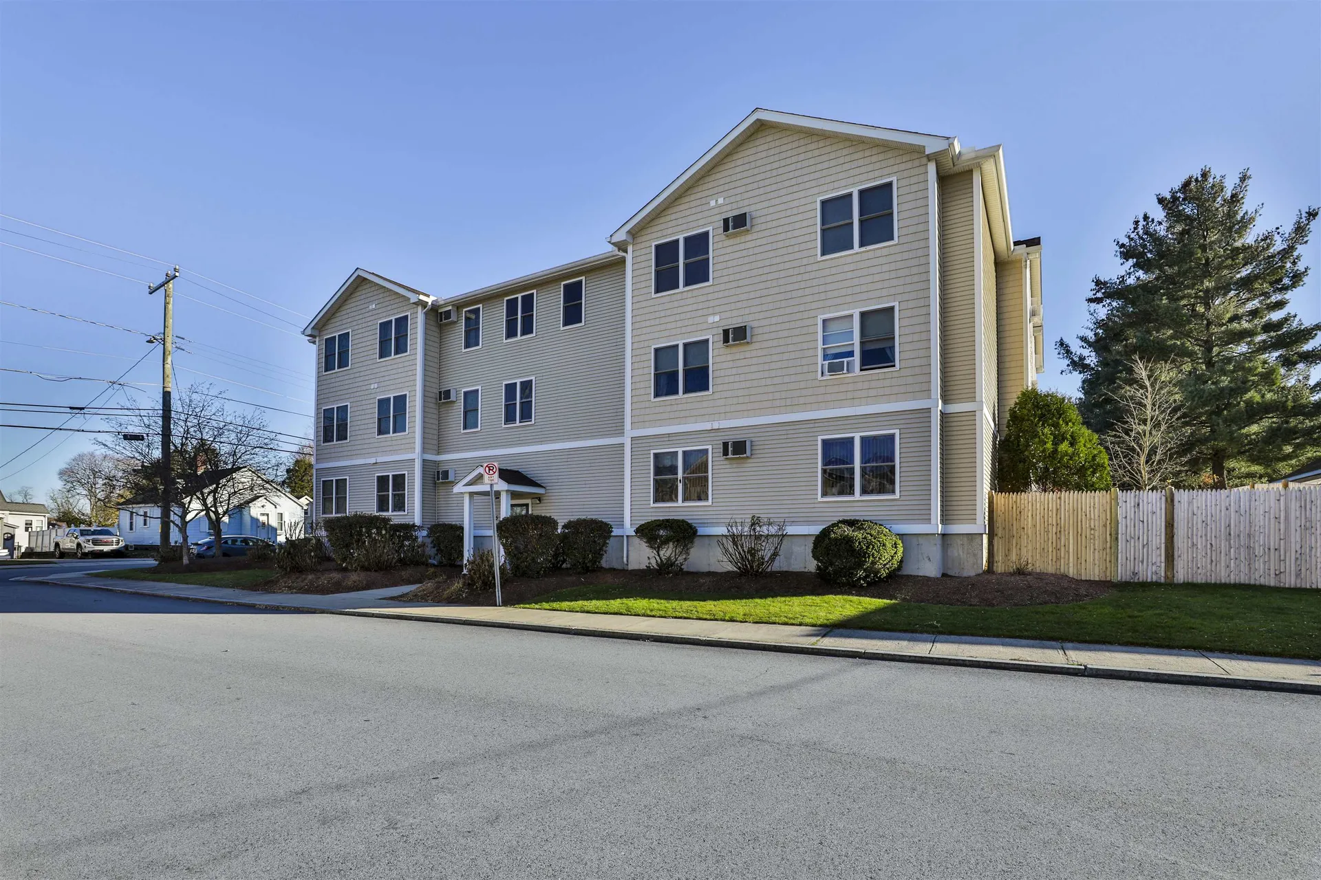 15 Lovell Street Nashua NH 03060