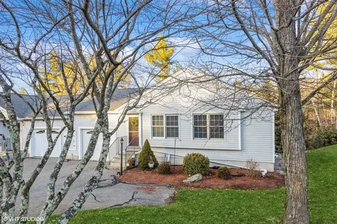 38 Rainbow Drive Londonderry NH 03053