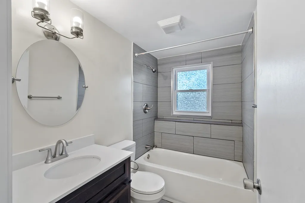 43 Gowing Road Hudson NH 03051