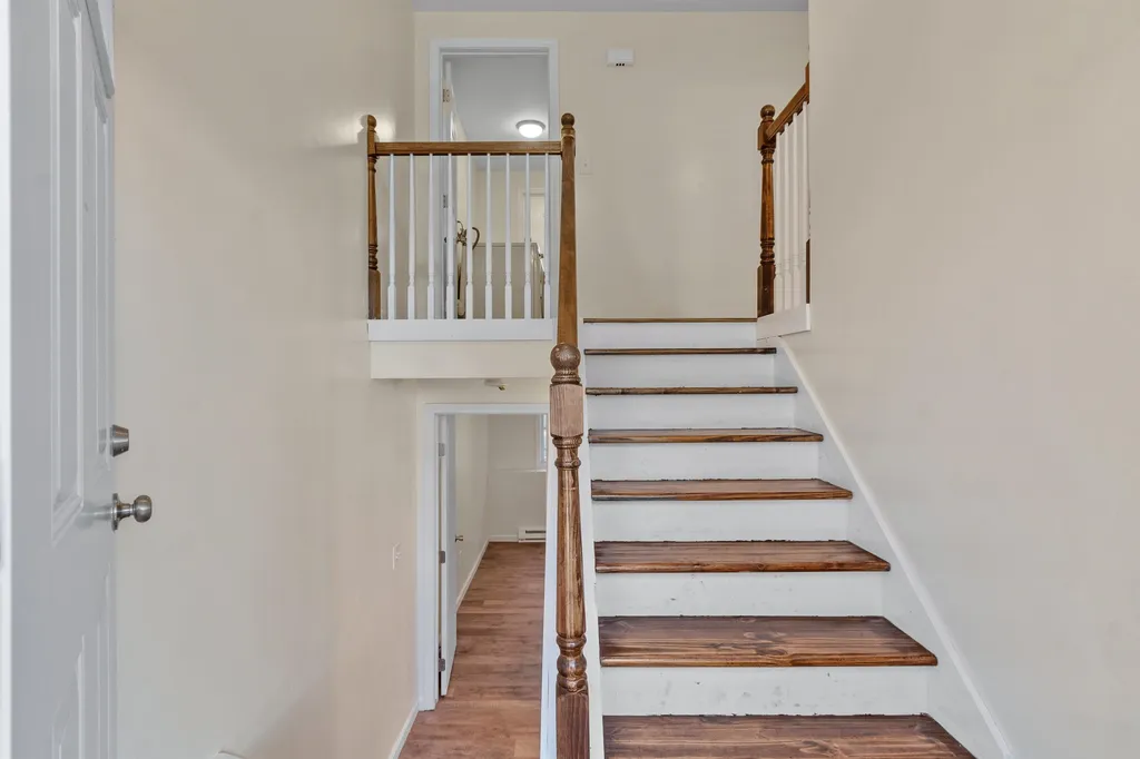 43 Gowing Road Hudson NH 03051
