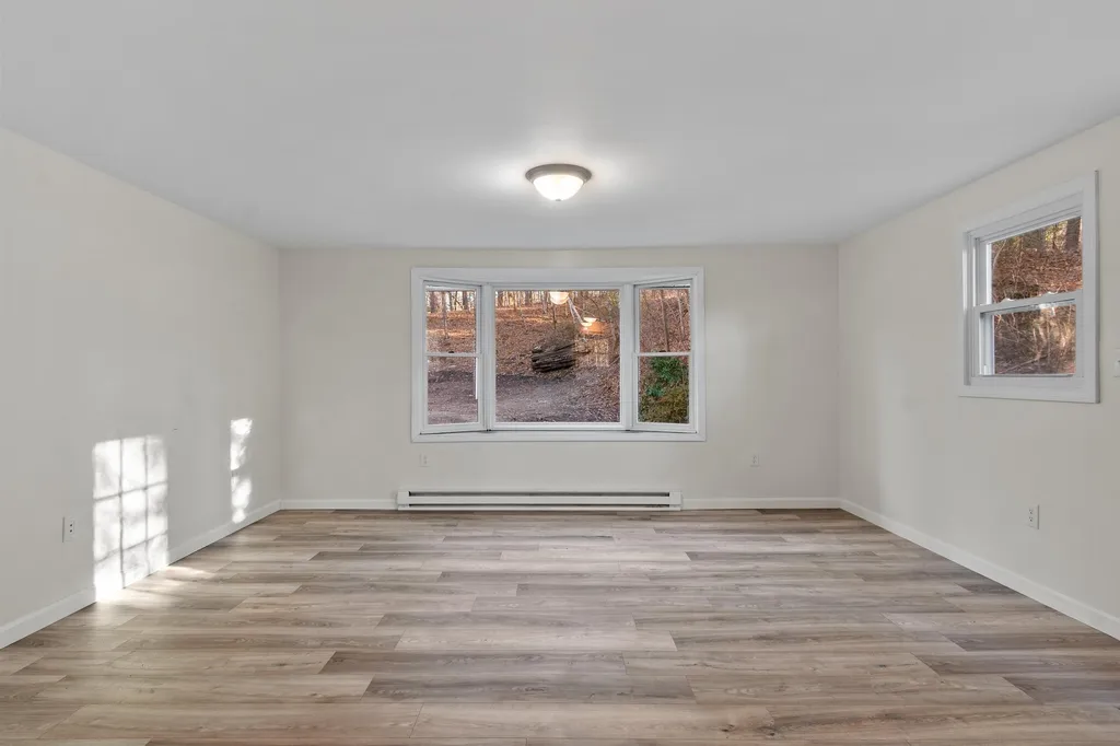 43 Gowing Road Hudson NH 03051