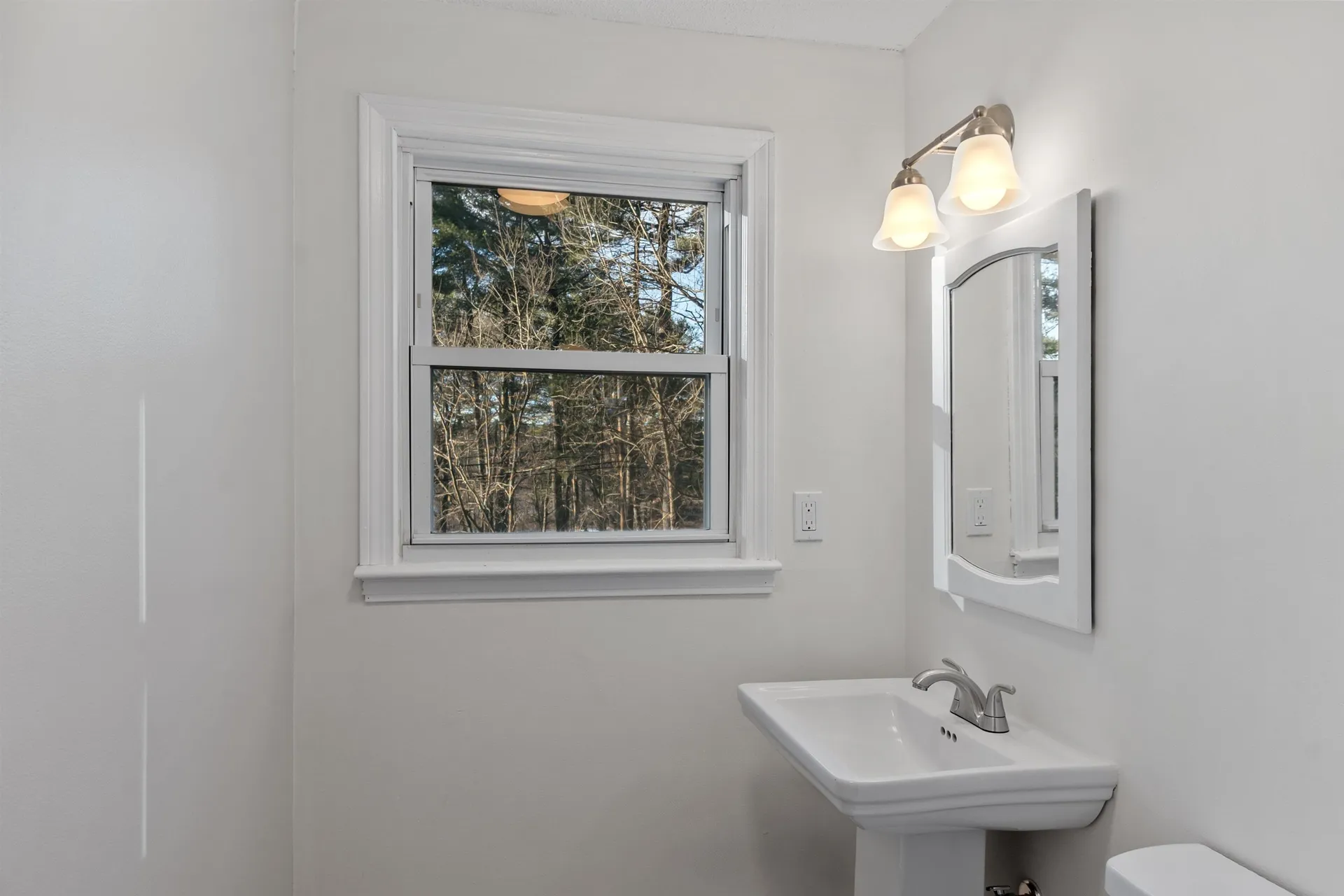 43 Gowing Road Hudson NH 03051