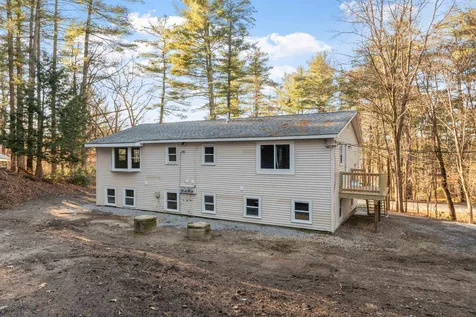 43 Gowing Road Hudson NH 03051