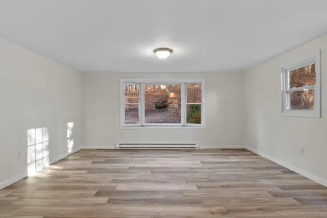 43 Gowing Road Hudson NH 03051