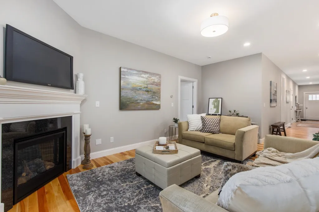 14 Rose Fountain Lane Hampton NH 03842
