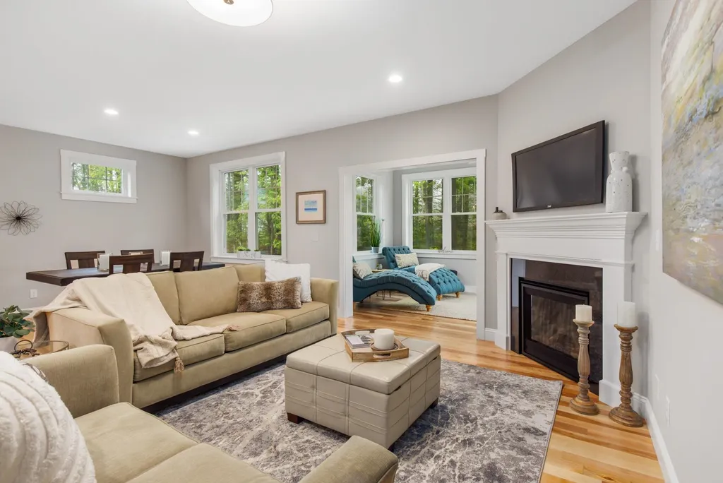 14 Rose Fountain Lane Hampton NH 03842