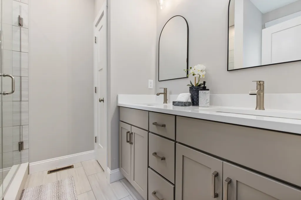 14 Rose Fountain Lane Hampton NH 03842