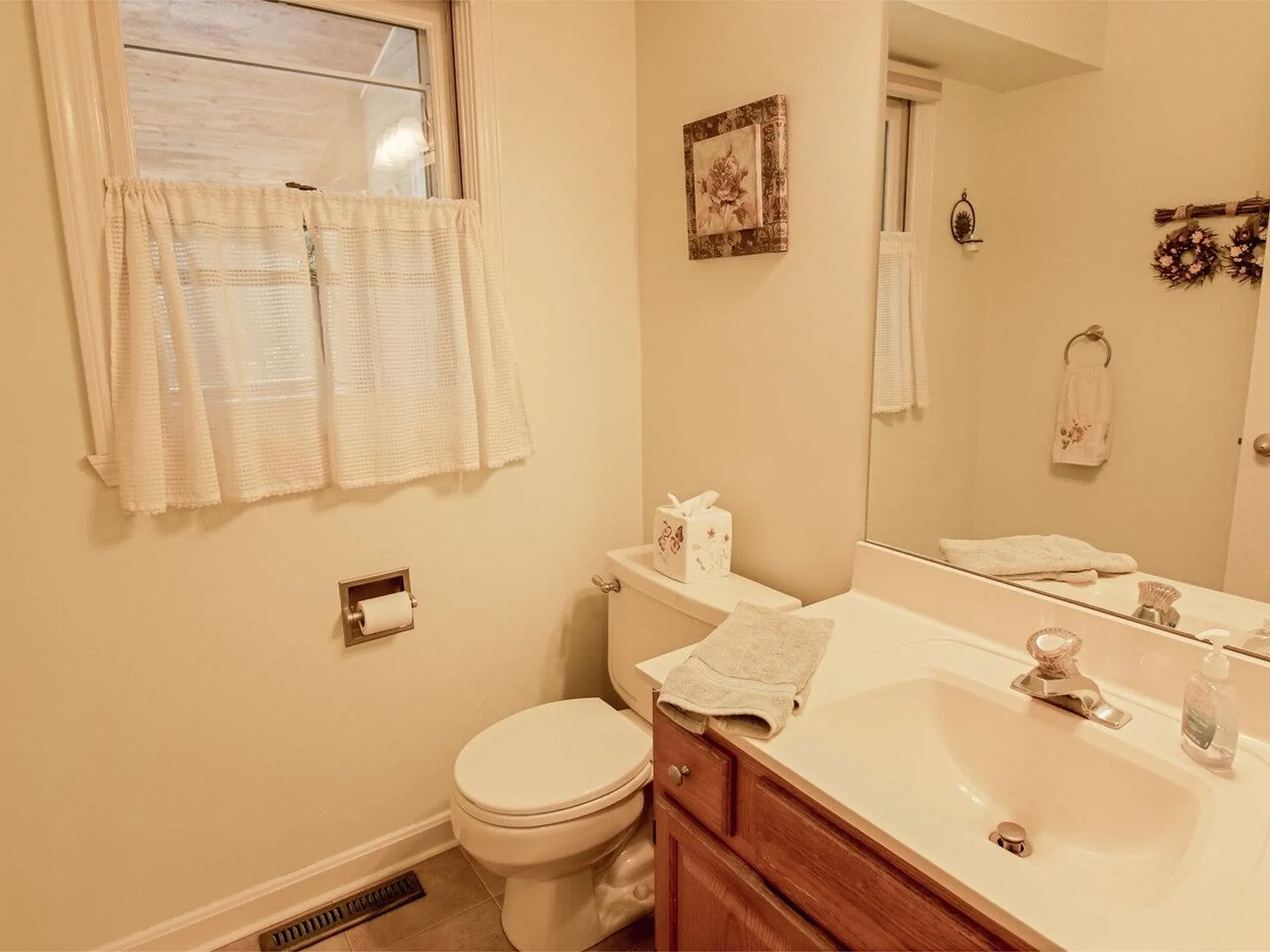 43 Countryside Drive Essex Junction VT 05452