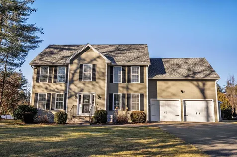 5 Fallon Drive Litchfield NH 03052