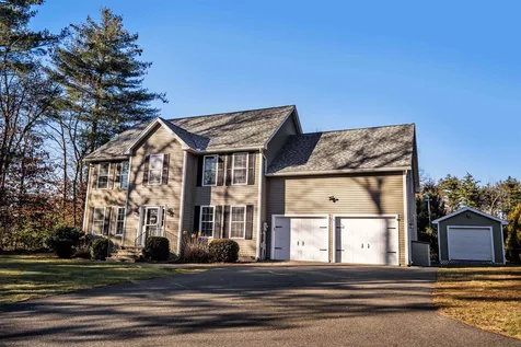 5 Fallon Drive Litchfield NH 03052