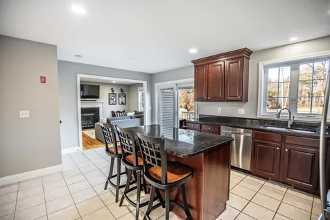 5 Fallon Drive Litchfield NH 03052