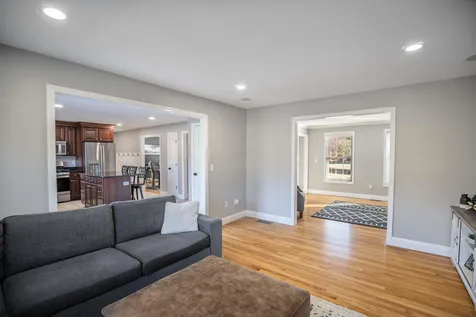 5 Fallon Drive Litchfield NH 03052