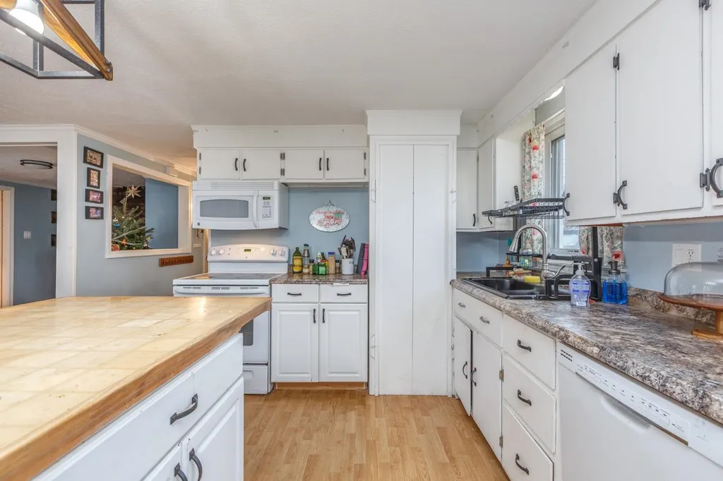 17 Elm Street Epping NH 03042