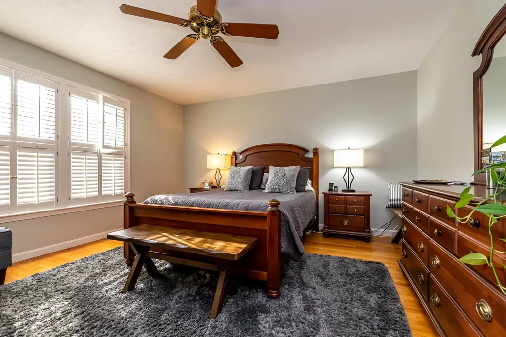 32 Pebble Beach Drive Bedford NH 03110