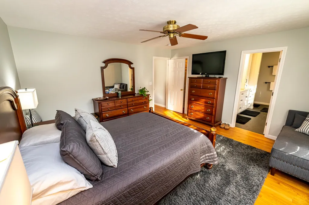 32 Pebble Beach Drive Bedford NH 03110