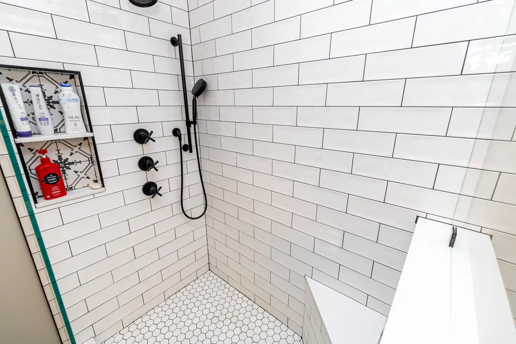 32 Pebble Beach Drive Bedford NH 03110