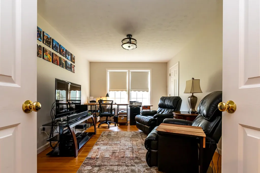 32 Pebble Beach Drive Bedford NH 03110