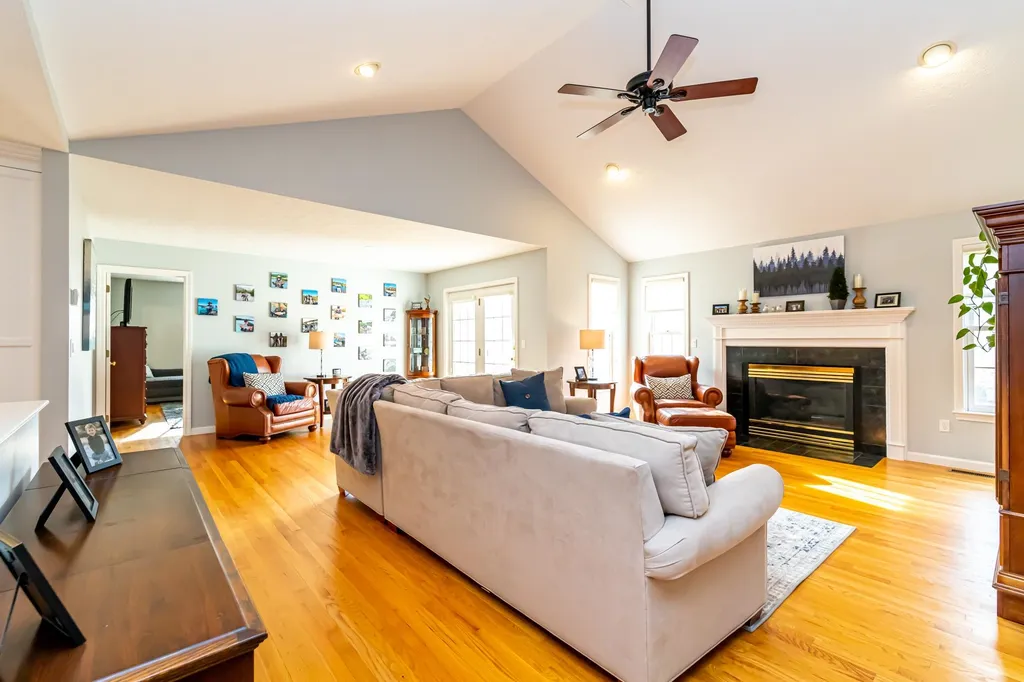 32 Pebble Beach Drive Bedford NH 03110