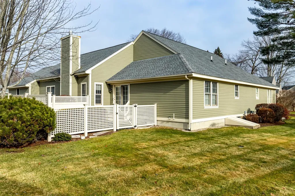 32 Pebble Beach Drive Bedford NH 03110
