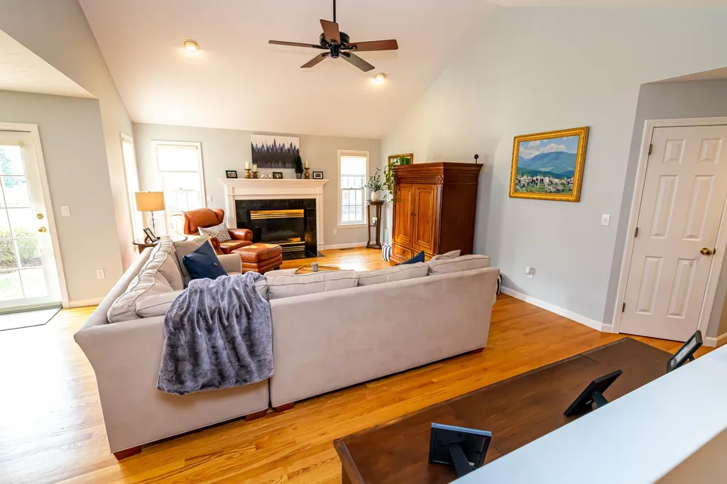 32 Pebble Beach Drive Bedford NH 03110