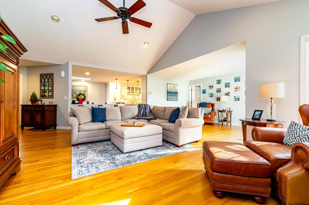 32 Pebble Beach Drive Bedford NH 03110