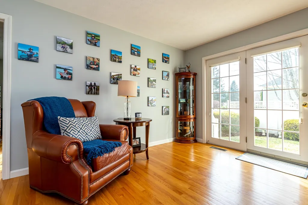 32 Pebble Beach Drive Bedford NH 03110