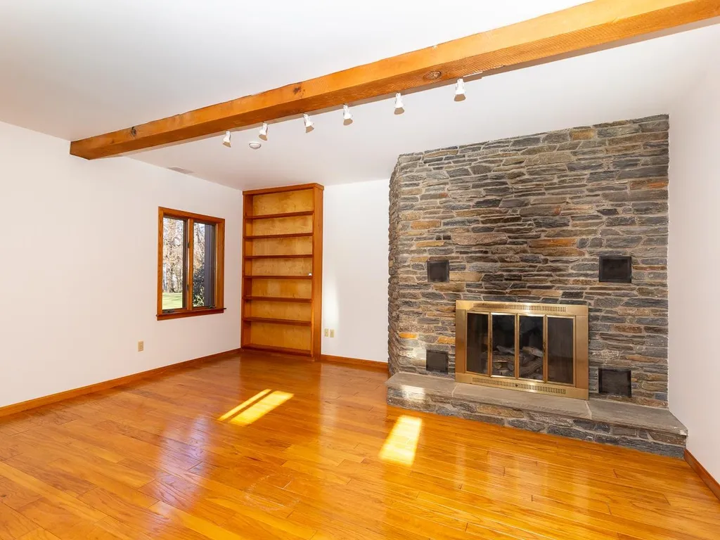 7 Apple Way Stratham NH 03885