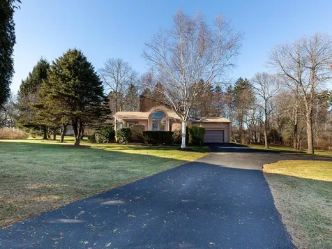 7 Apple Way Stratham NH 03885
