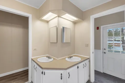 22 South Dewberry Lane Rochester NH 03867