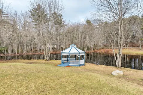 22 South Dewberry Lane Rochester NH 03867