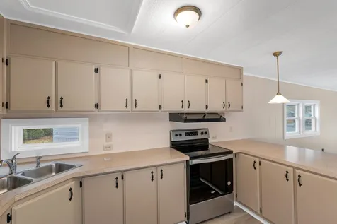 22 South Dewberry Lane Rochester NH 03867