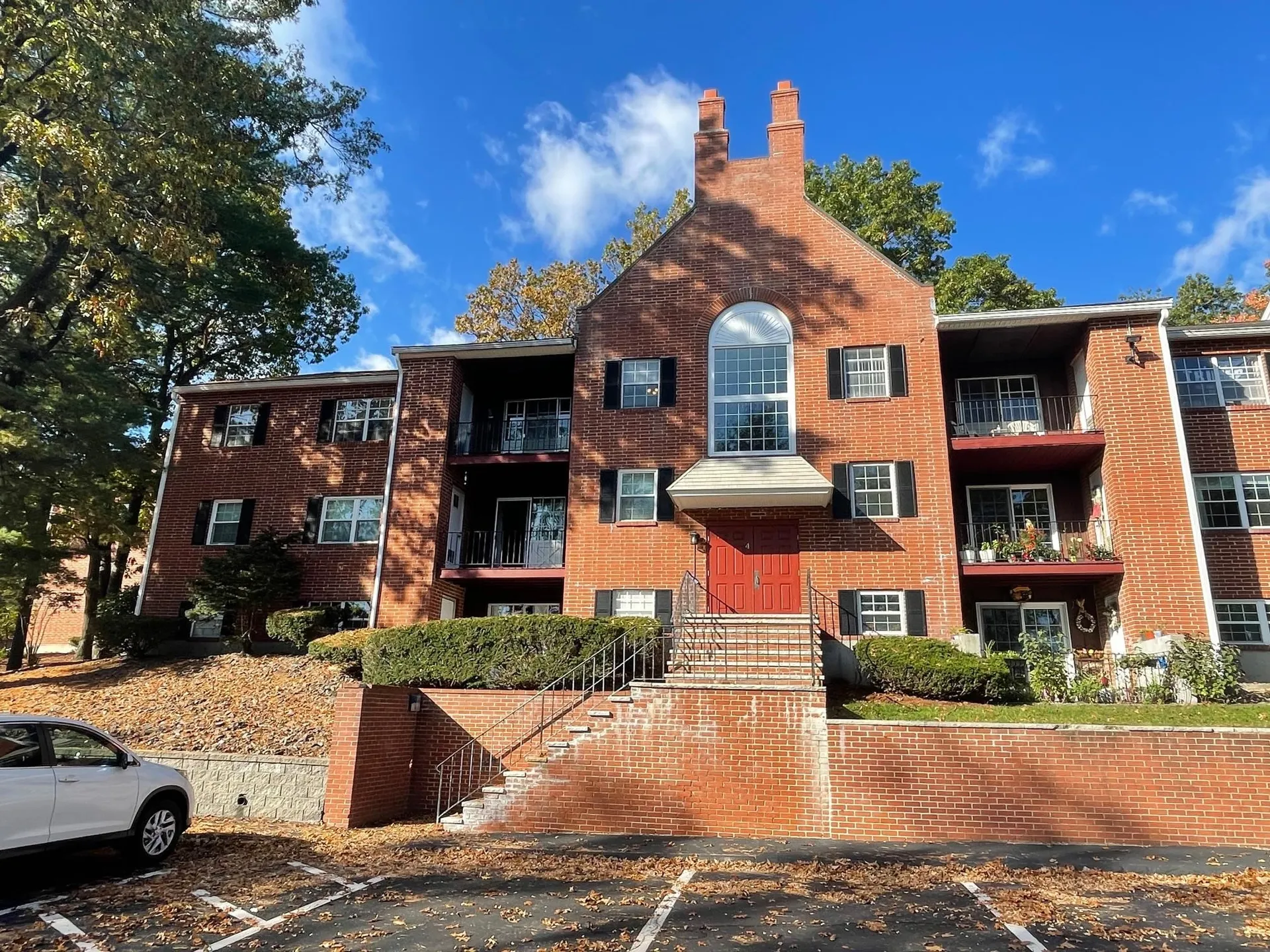 4 Louisburg Square Nashua NH 03060