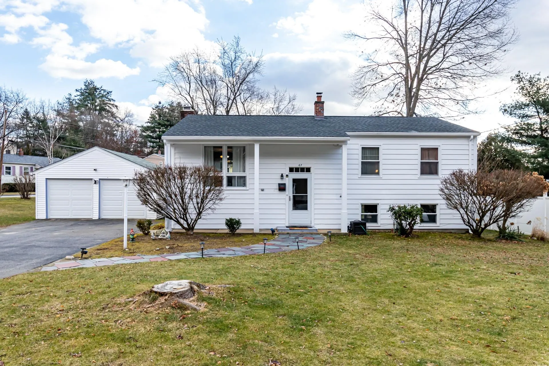 67 Cox Street Nashua NH 03064