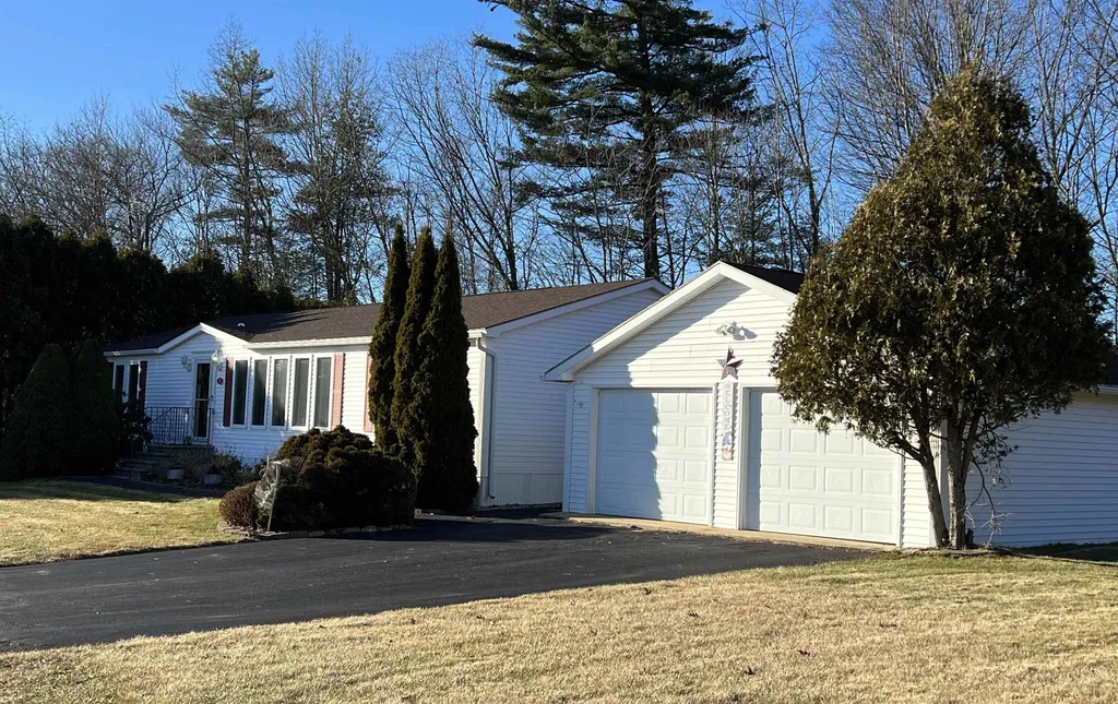 28 Constitution Way Dover NH 03820