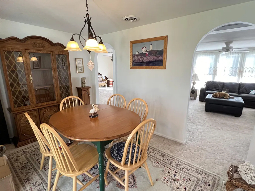 28 Constitution Way Dover NH 03820